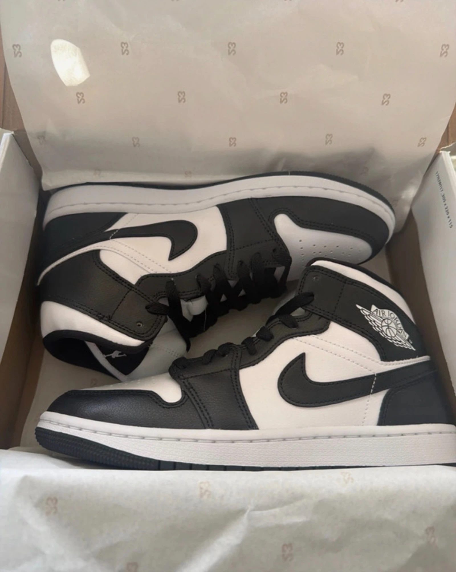 Nike Air Jordan mid 1 – photo 3